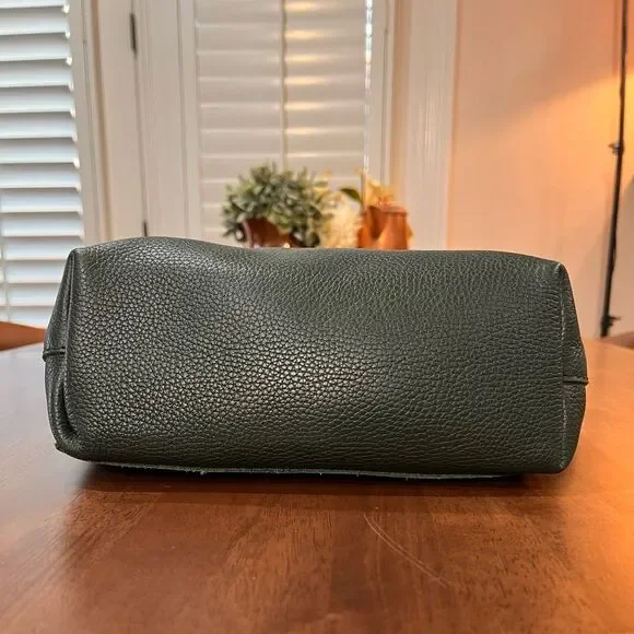 Calma 11 600 Full Grain Leather Crossbody Bag Dark Green Spain Large EUC - Picture 5 of 8